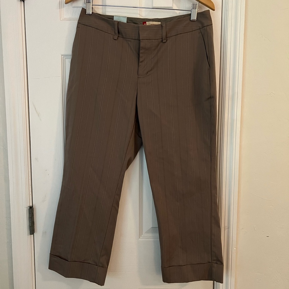 NWT - Gap cropped trousers